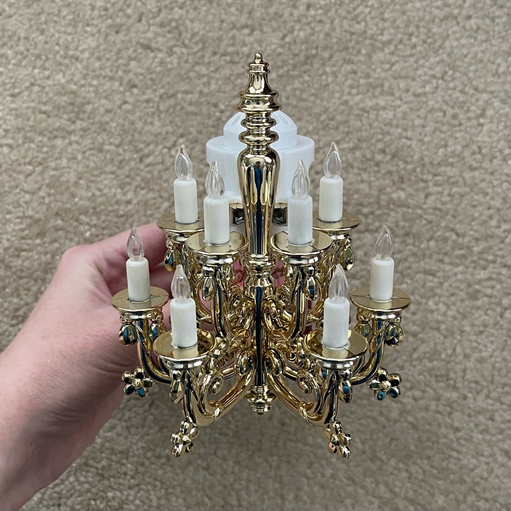 Bath & Body Works Bridgerton Gold Chandelier Nightlight Wallflower Plug - Picture 6 of 16